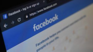 facebook on monitor Blog Ihr externer Datenschutzbeauftragter in Berlin | sofortdatenschutz.de