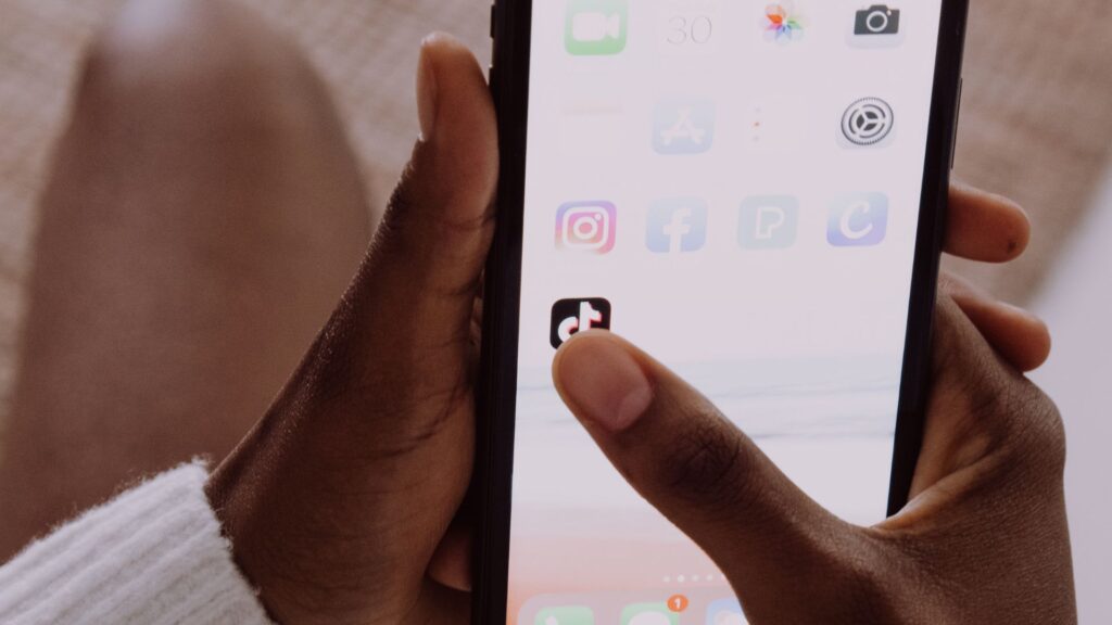 tiktok 400 Millionen Dollar wegen Kinderdaten: Was Unternehmen aus dem TikTok-Fall lernen können Ihr externer Datenschutzbeauftragter in Berlin | sofortdatenschutz.de